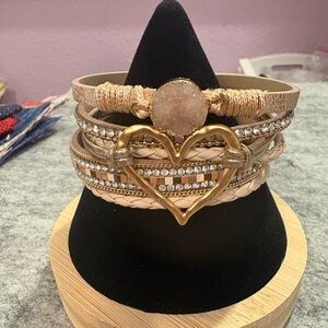 Elegant Gold Heart Bracelet